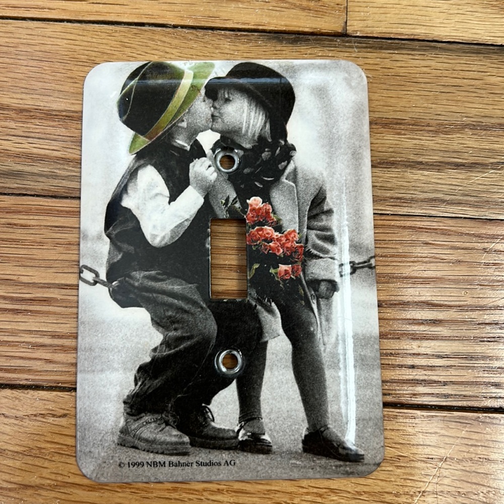 Adorable light Switch / Switch Plate Cover - Sweet Kissing Kids with Roses